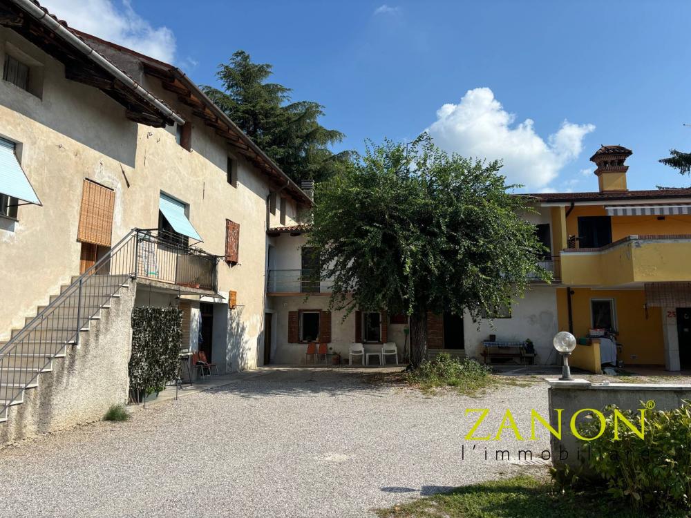 casa indipendente in vendita
