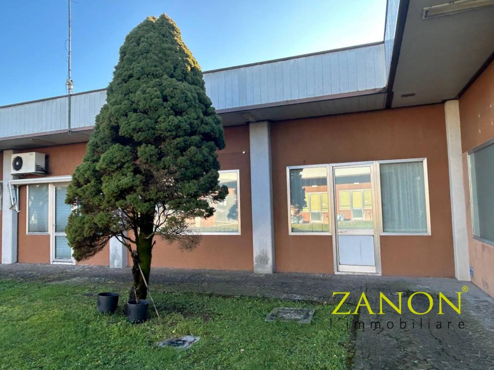 negozio in vendita